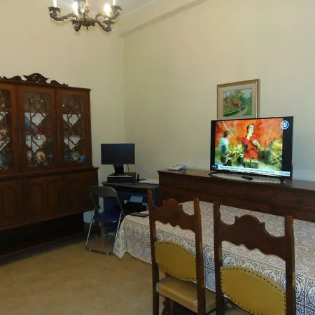Ravagnese House *